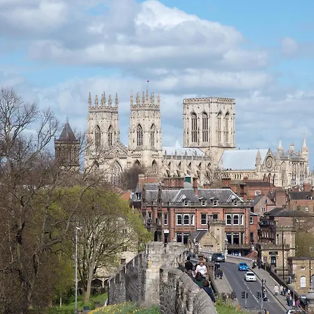 Highfield Barn * Coulton